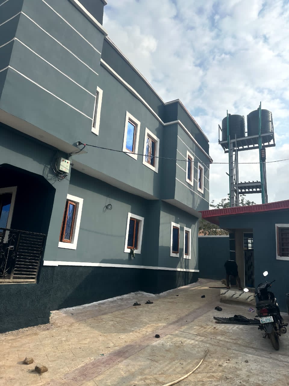*TO LET🤗🤗 (2ND DIRECT)*  NEWLY BUILT 2- BEDROOMS Flat 3 toilet, Rooms ensit with Modern Facilities featuring standard facilities such as full POP, Gated Estate