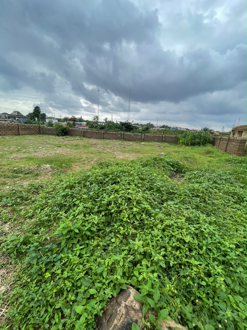 SALE  Plot of land at Zenith Estate Oju Aro a little after BCOS quarters behind Top mount school Olorunda after Akobo Ojuirin Ibadan   Size 518sqm Document Registered survey  