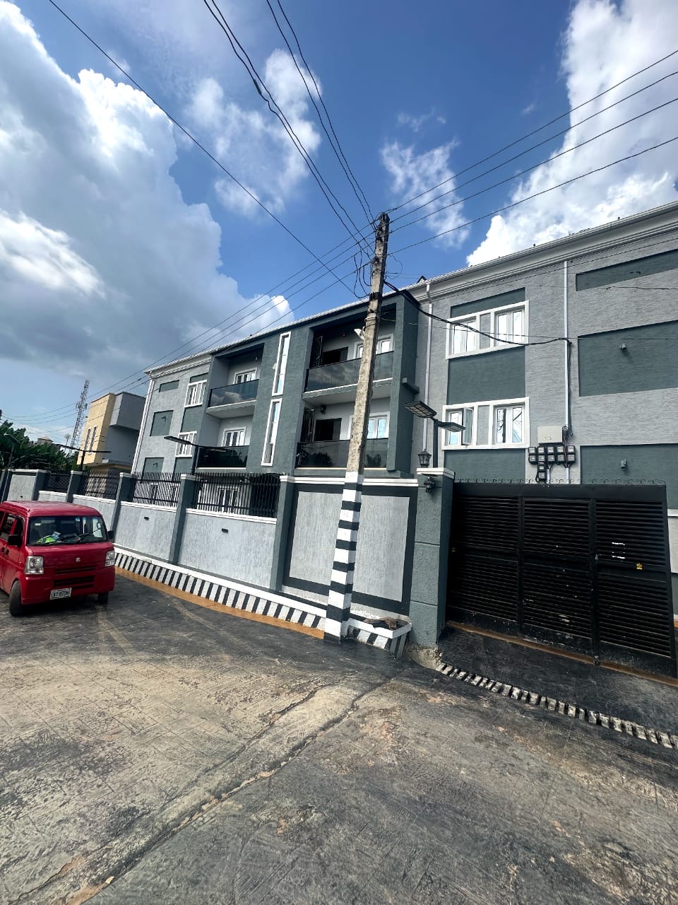 Newly builts 3bedroom flats now available at Ringroad 